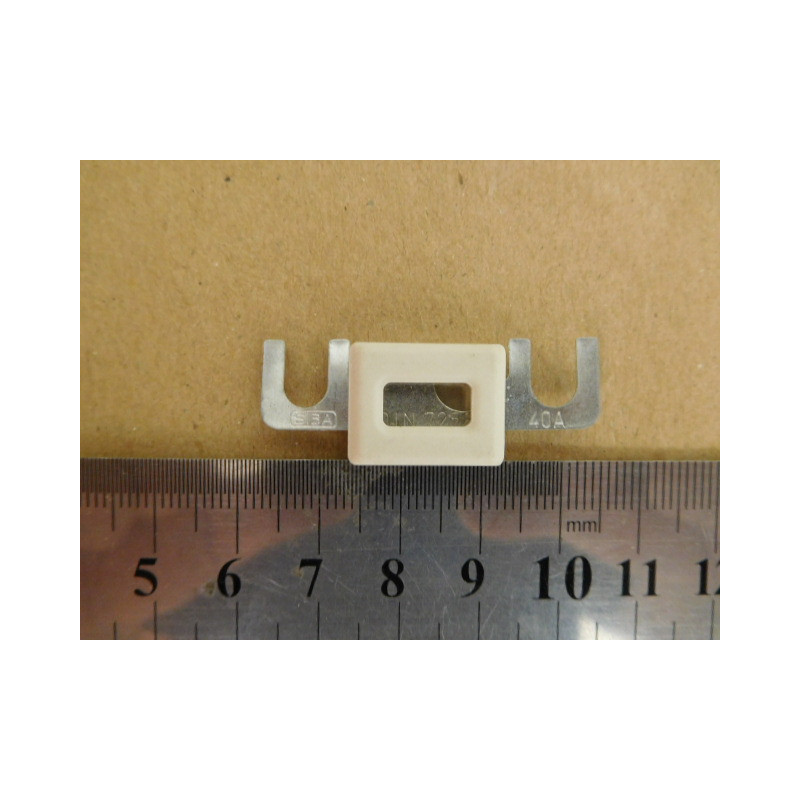 Bezpiecznik 40A, 41x11mm, rozst. otworów 30mm, nr kat: 103TA2957