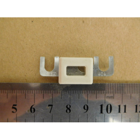 Bezpiecznik 40A, 41x11mm, rozst. otworów 30mm, nr kat: 103TA2957