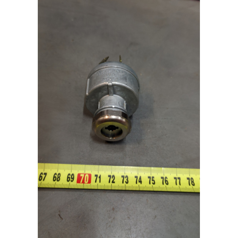 BM12 WYŁĄCZNIK IGNITION SWITCH 379902, nr kat: 0 BM12 WYŁĄCZNIK IGNITION SWITCH 379902, nr kat: 0